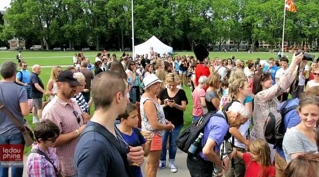 Road_show_Les-minions_Universal_Pictures_evasion_communication_Minions_Tour_France_Annecy_Paris_carrefour_Kiabi_Toys_R_us_Collette_Cultura_La_grande_Recre_Picwic_Kiabi_destreland
