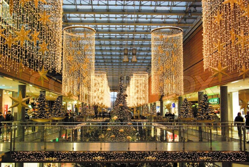 decoration_noel_pour_centre_commercial_grand_magasin_supermarche_evasion_communication_theatralisation